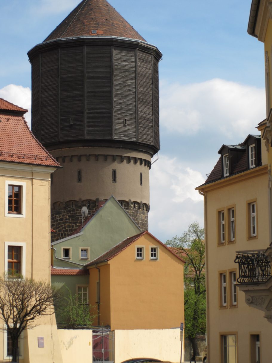 Ansicht des Burgplatzes mit Wasserturm